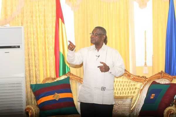 President Mills in a Passionate Meeting with Metropolitan, Municipal and District Chief Executives at the Castle Osu  - John Evans Atta Mills