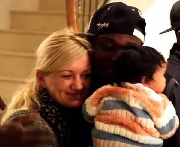 Bollie with his wife and daughter    - Bollie