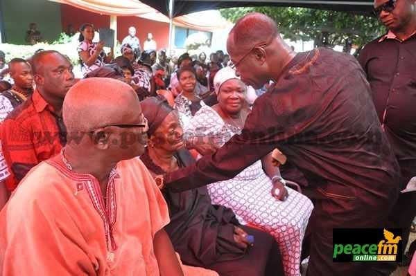Amakye Dede consoling mother of the late Isaac Yeboah   - Abrantie Amakye Dede