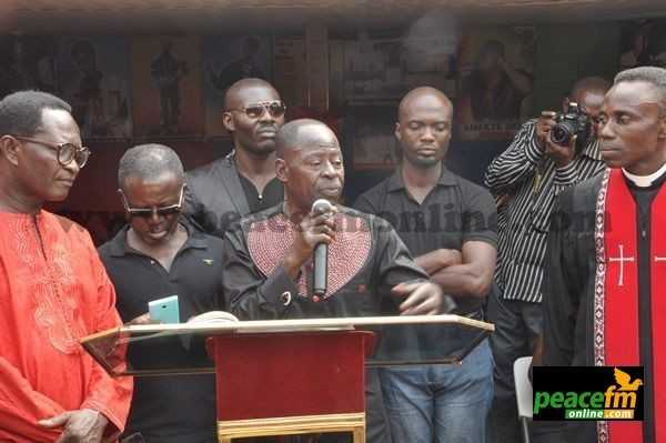 Amakye Dede reading his tribute to his late Manager Isaac Yeboah   - Abrantie Amakye Dede