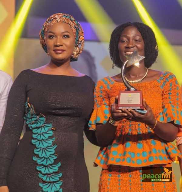 Samira Bawumia In A Pose With Naomi Ultimate Winner Of MTN Heroes Of Change Season IV  - AO